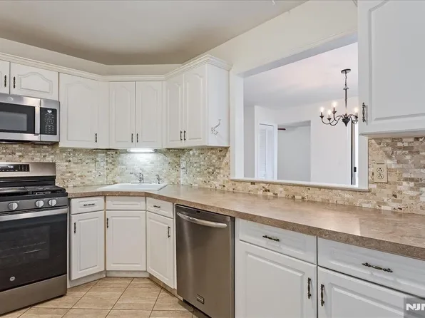 50 Kayser Ln, West Orange, NJ 07052