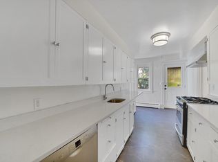 130 Robinson Pkwy APT 2, Burlington, VT 05401