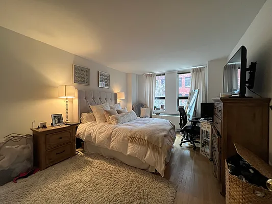 Rented by AZ REALTY NYC LLC | media 18