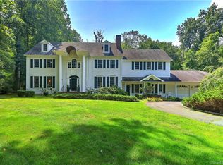 11 Hunters Rdg, Woodbridge, CT 06525