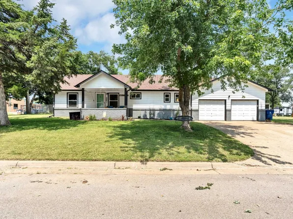 220 W 3rd St, Udall, KS 67146