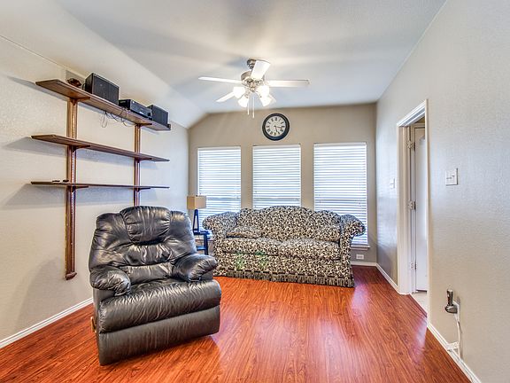2nd image of 10244 Waterbury Dr