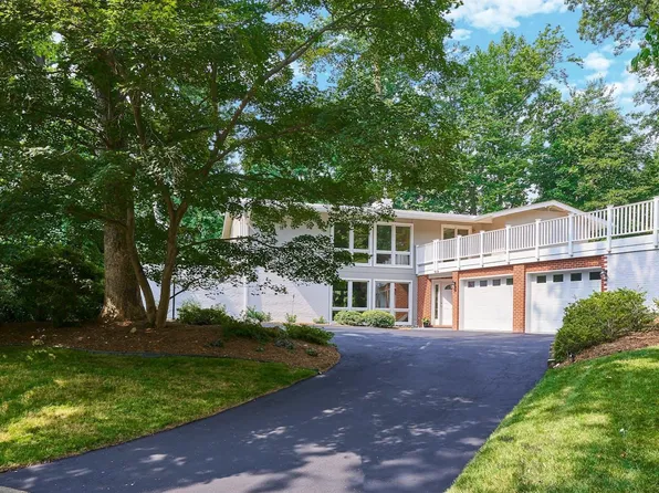 8109 Timber Valley Ct, Dunn Loring, VA 22027