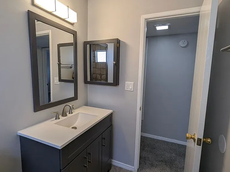 17031 Pinehurst Ln — Photo 24