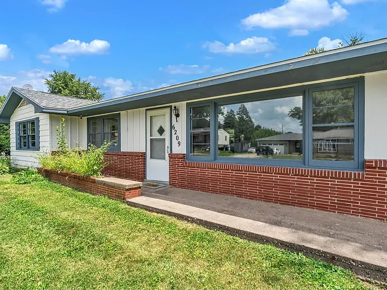 6209 Fair Ave — Photo 2