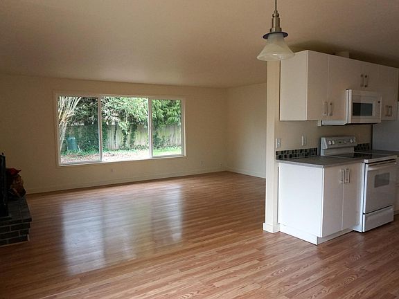 Open floor plan with spacious living room