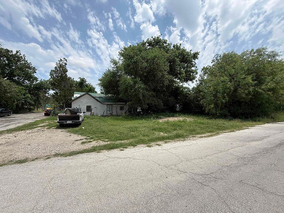 2nd image of 100 Minjares St #1