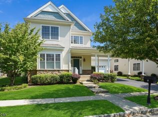 17 Falcon Way, Washington, NJ 07882