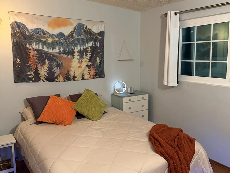 4995 Dubois Dr