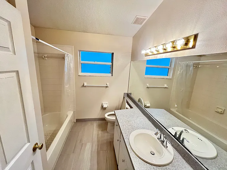 Spacious hall bath with tub