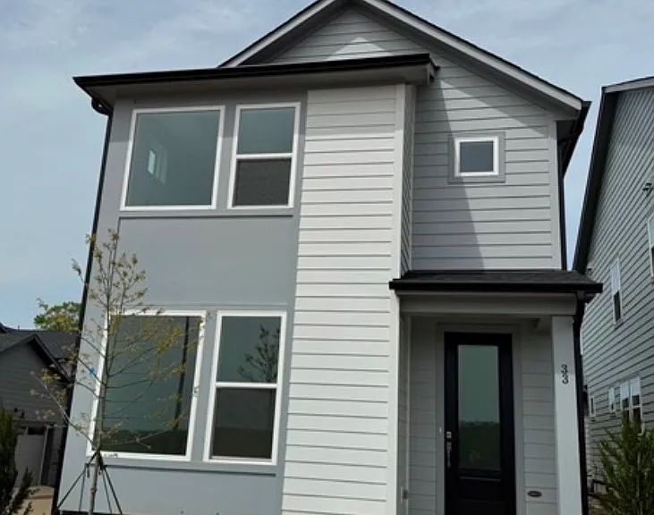 33 Hillway Rd — Photo 1