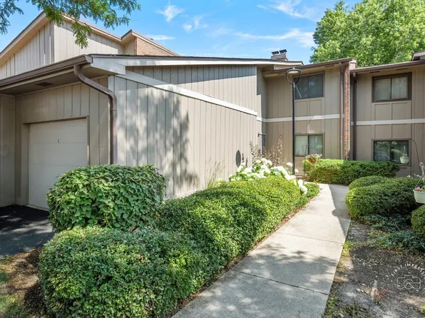 29W440 Emerald Green Dr #25-F, Warrenville, IL 60555