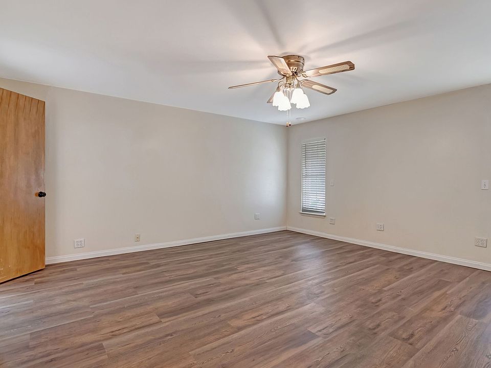 1st image of 2423 S Pleasant Cir