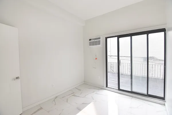 Rented by The Agency | media 1