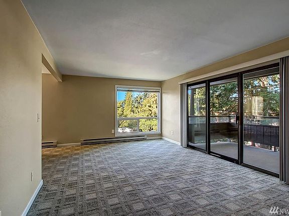 Living Room/Balcony w/o furniture.