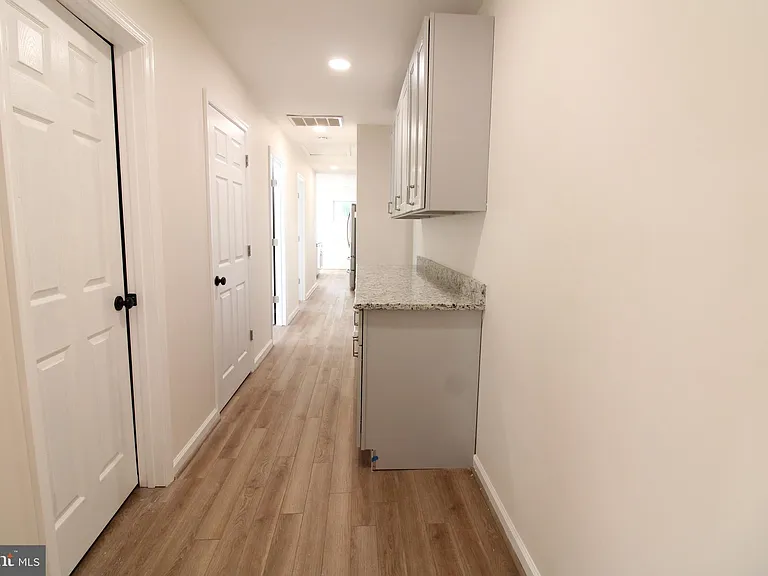 24 E Reed Ave — Photo 9