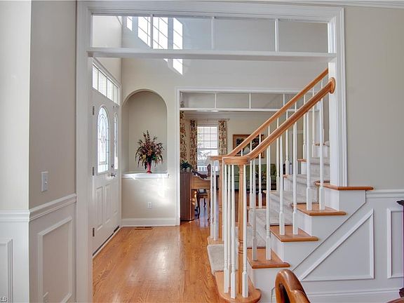 4th image of 463 Sawgrass Dr