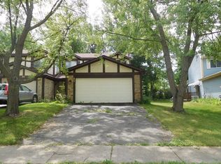 83 Stonefield Dr, Glendale Heights, IL