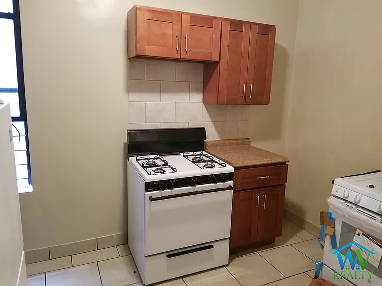 2376 Ryer Ave #B1 — Photo 8