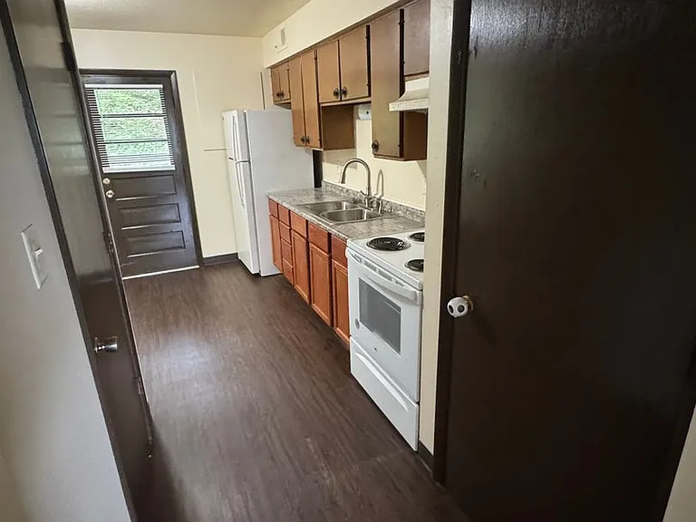 Rocklyn Court Apartments — Photo 18