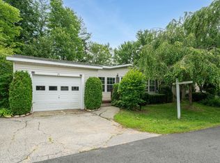 21 Magnolia Ln, Belmont, NH 03220