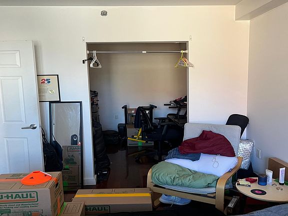 4th image of 2124 Newtown Ave APT 2A