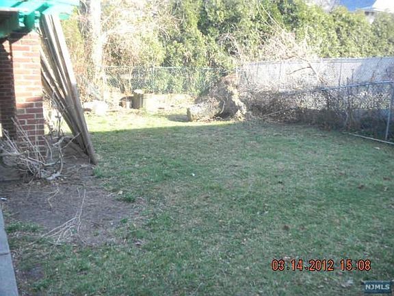 2nd image of 1022 Edgewood Ln