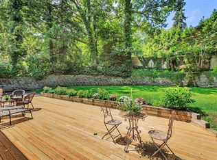 123 Stony Hollow Rd, Centerport, NY 11721