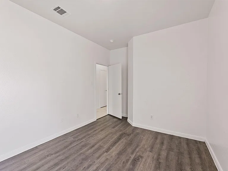 2302 S Bagdad Rd #A — Photo 17