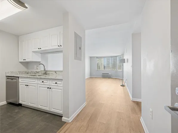 1 2nd Street image 4 of 38