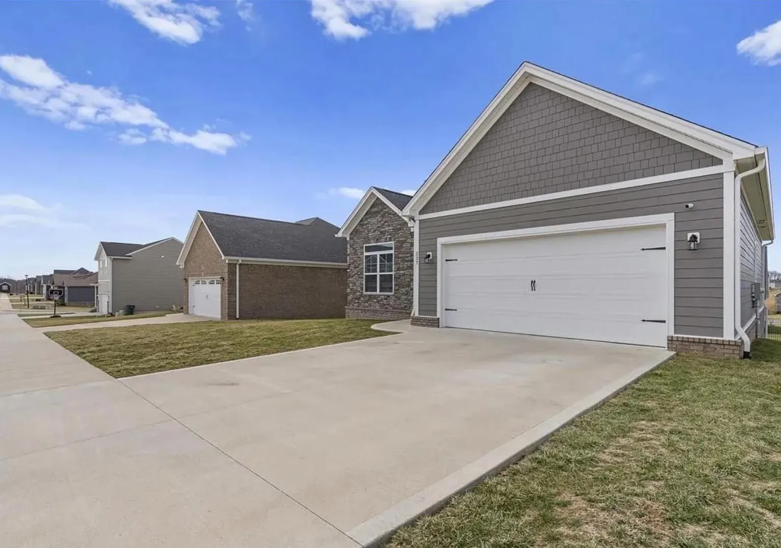 227 Wild Deer Dr — Photo 3