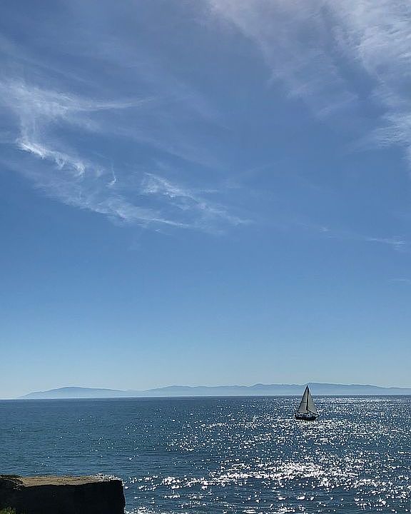 8 miles from Santa Cruz
