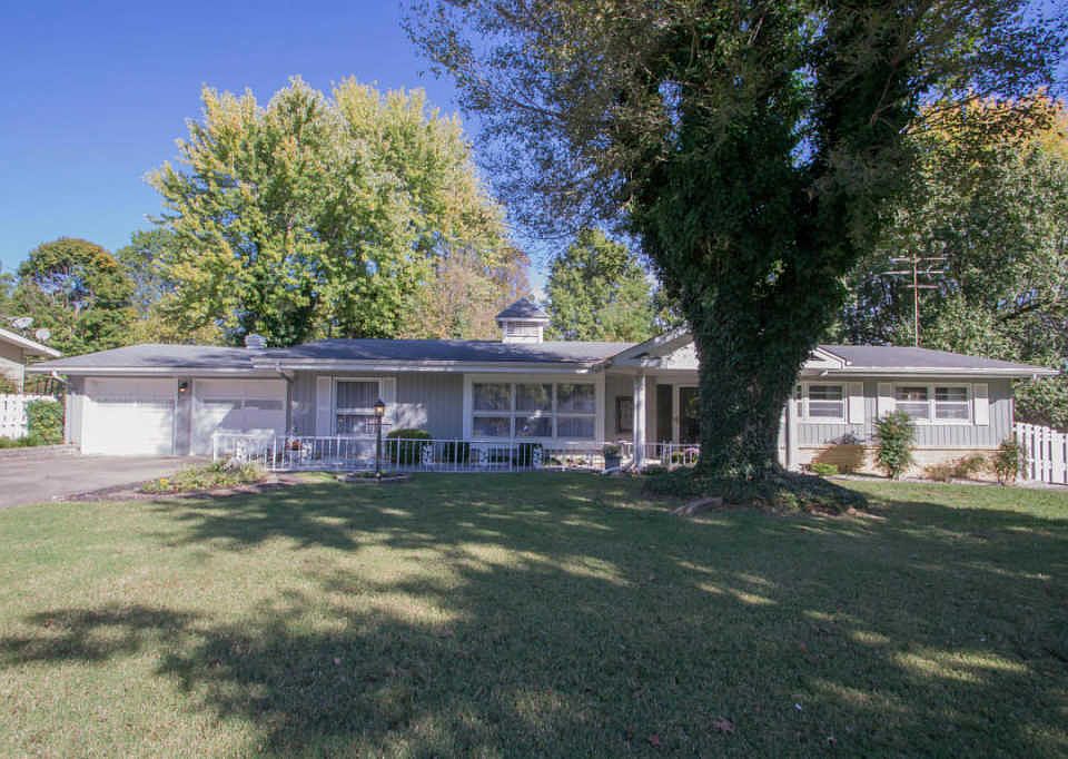 1st image of 2841 E Eastmoor Dr