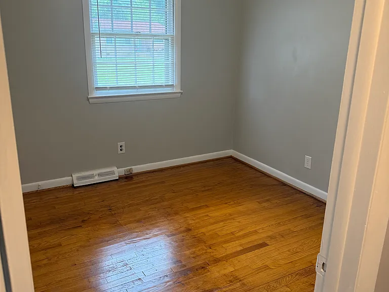 1923 Belcrest Dr — Photo 11