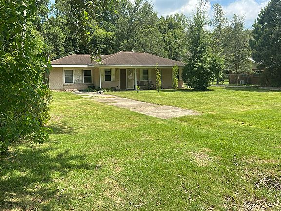 3rd image of 105 Steele Rd