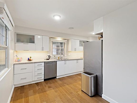 4th image of 5438 Kessler Boulevard North Dr