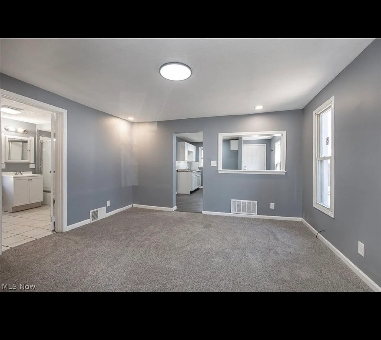 2 bed, 900 sqft, $1,125 — Photo 2