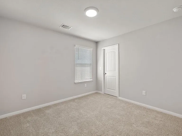 14013 Heywood Dr — Photo 11