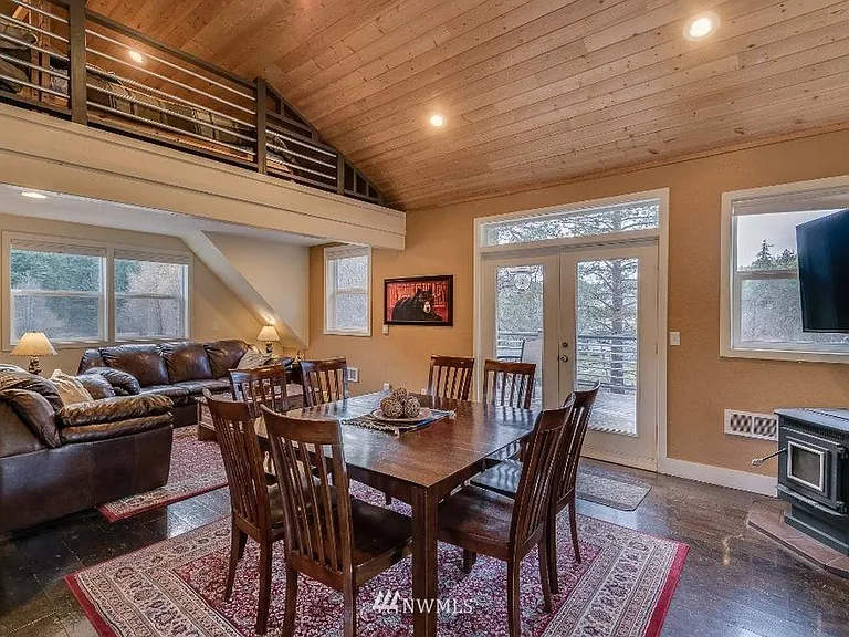 10595 Merry Canyon Rd — Photo 1