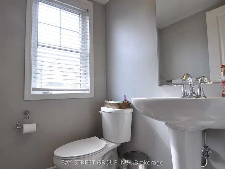 265 Ellen Davidson Dr #5 — Photo 17