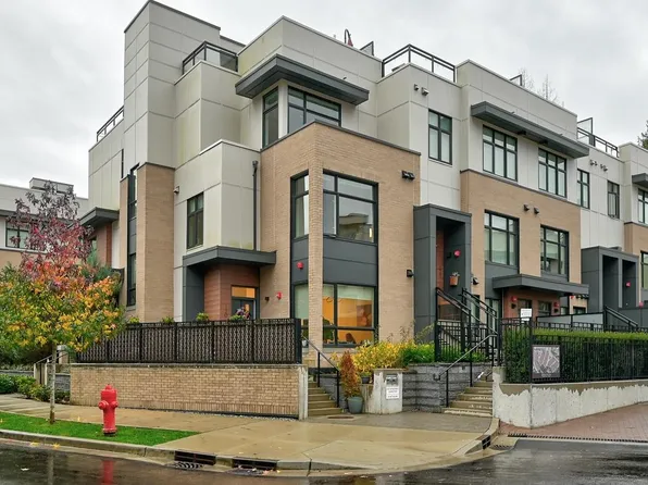 2035 Glenaire Dr #120, North Vancouver, BC V7P 1Y2