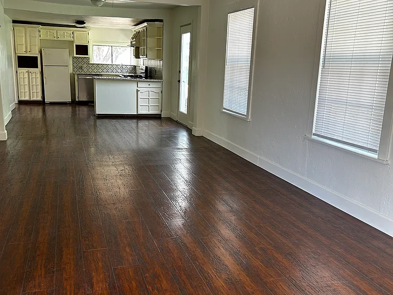 4406 La Luz Ave — Photo 4