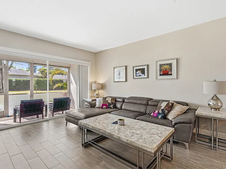 2440 SW 22nd Ave #703 — Photo 8