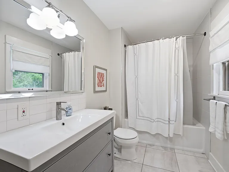 10200 Grandview Rd — Photo 18