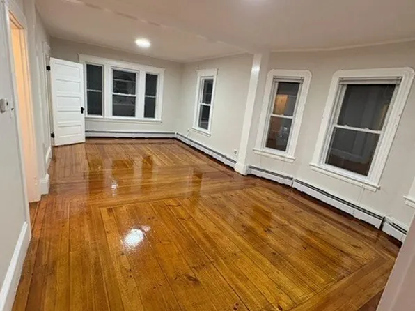 17-19 Maplewood Ave #2, Methuen, MA 01844