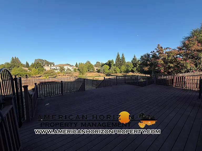 424 Crescent Dr — Photo 46