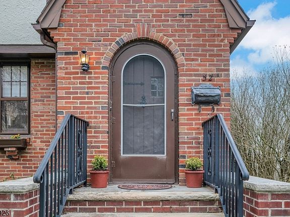 3rd image of 52 Morningside Rd