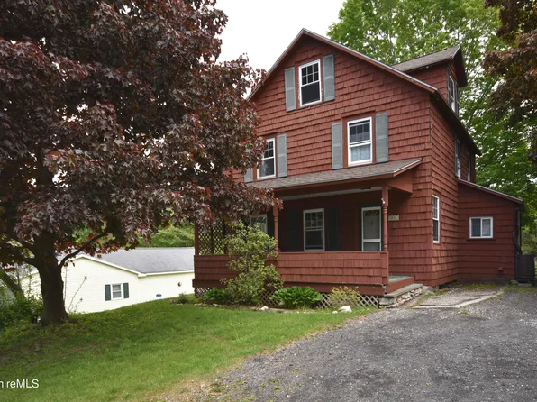 405 Fairview St, Lee, MA 01238
