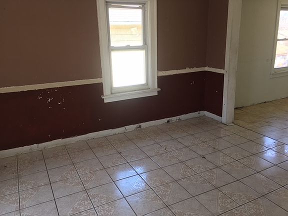 3rd image of 927 Wadsworth Ave