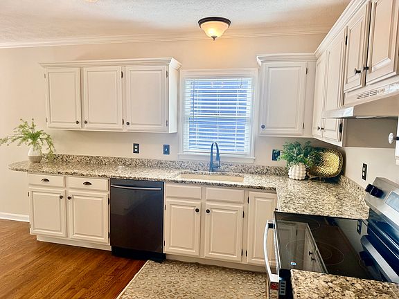 4th image of 4709 Brookside Way